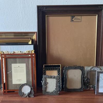 NFF004- Various Sizes Of Picture Frames 