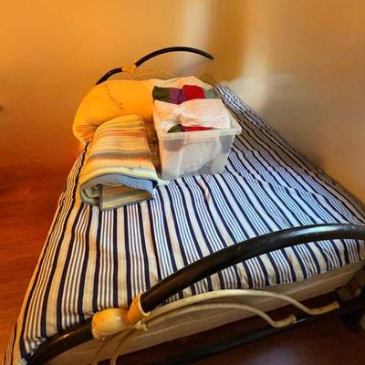 NFF046 Queen Size Bed With Frame And Three Blankets