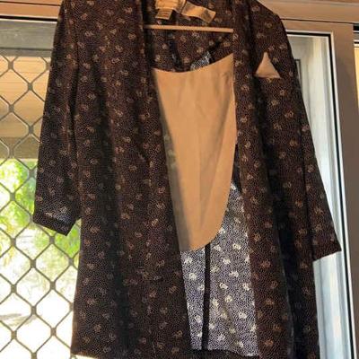 NFF050 - Assorted Women’s Clothing - See Photos for What is Included