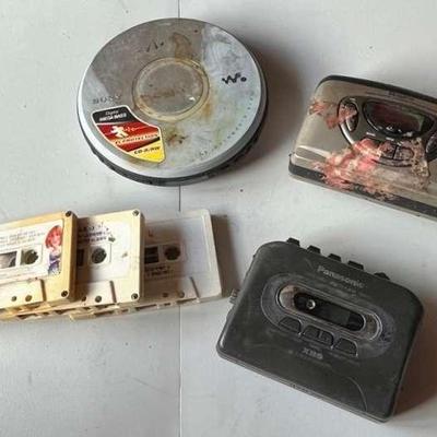NFF131- Vintage Panasonic & GPX Cassette Player & Sony Walkman CD Player 