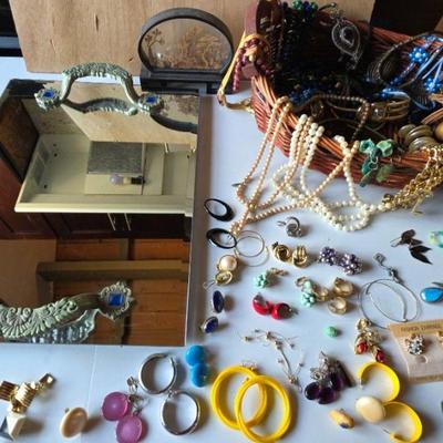 NFF116 - Huge Vintage Costume Jewelry Lot