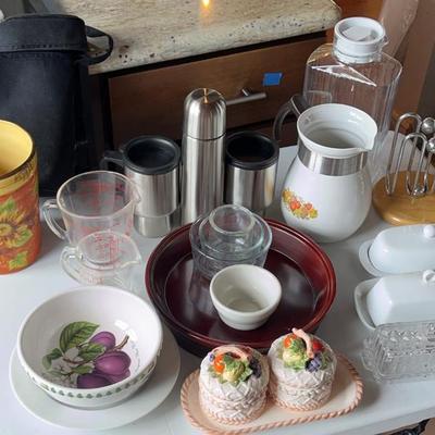 NFF108- Mystery Lot Kitchen items 
