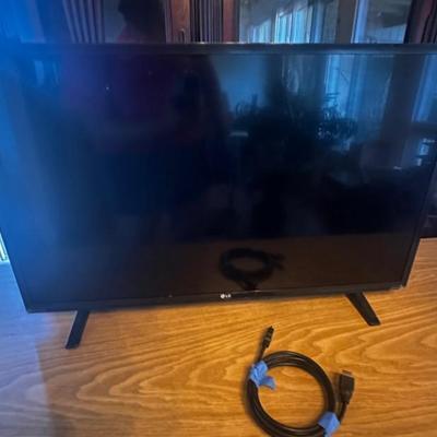 NFF092 - LG 32” Screen TV With HDMI Cable