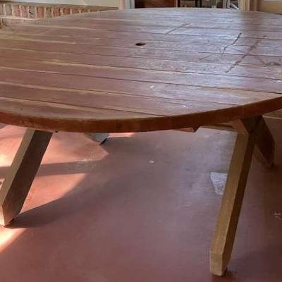 Heavy-Duty Round Wooden Slat Picnic Table