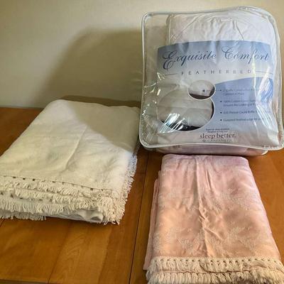 Vintage Bedspreads & Featherbed 