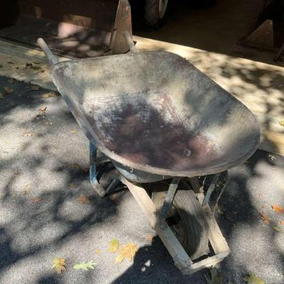 28” Wide Wheelbarrow