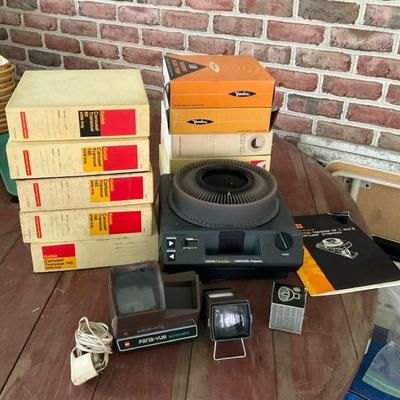 Kodak Carousel Projector With Accessories