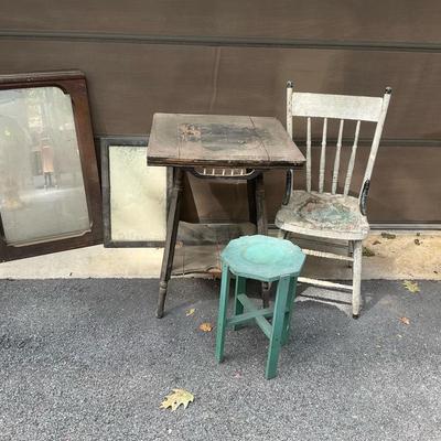 Assorted Vintage Furniture 