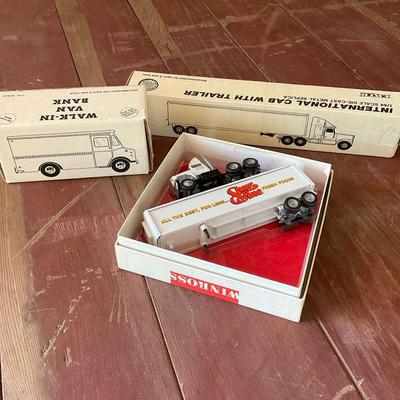 Ertl & Winross Collectibles