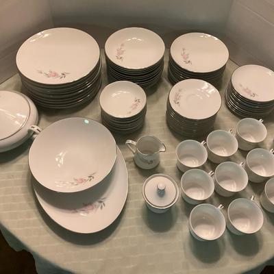 Royal Court ‘Belle Rose’ Fine China