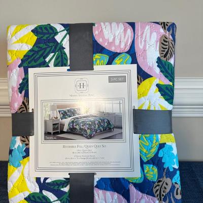 Reversible Full/Queen Quilt Set