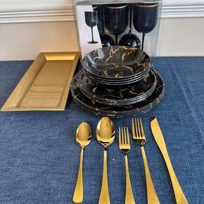 Amazon Basic - Melamine 4 Place Setting