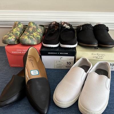 Ladies Shoes - Size 10