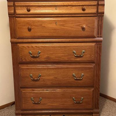 Oak Chest of Drawers 