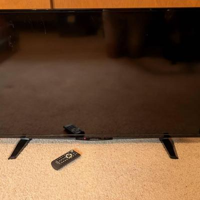 40" Insignia TV