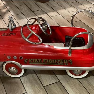 Vintage vintage pedal car really good condition