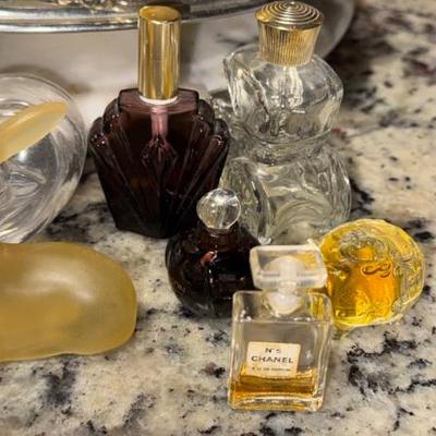 Sale Photo Thumbnail #40: Miniture perfume bottle