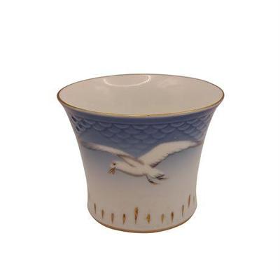 Sale Photo Thumbnail #45: Lot 052   
B & G Kjobenhavn Seagull Cup Denmark 219