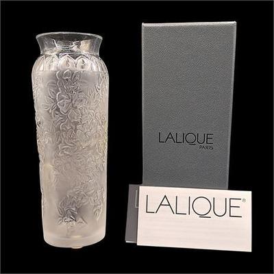 Sale Photo Thumbnail #16: Lot 008-054  
Lalique Paris Crystal Vase