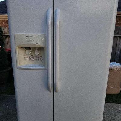 Frigidaire Refrigerator 