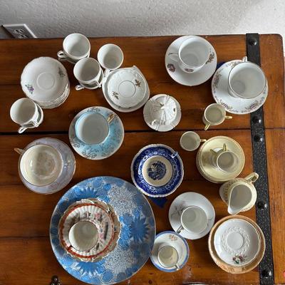 Various Antique China - Teacups, Saucers And Plates From Japan And China