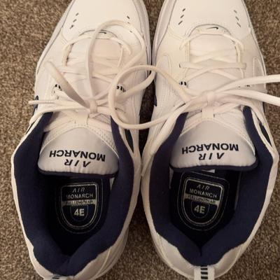 Brand New! Nike Monarch Air Men’s Shoes Size 11. 