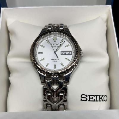 Vintage Seiko Watch Men’s Sport SS Silver Links Iridescent White Face