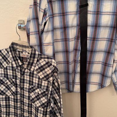 Men’s Levi Strauss And Urban Up Button Down Shirts, Large