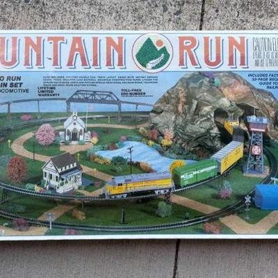 KKS060 Mountain Run" HO Scale Electric Train Set Sealed in Box
