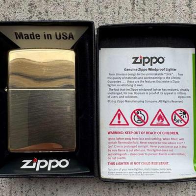 KKS038 Gold Colored Zippo Lighter 