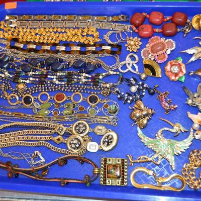 Sale Photo Thumbnail #557: Great Costume Jewelry 