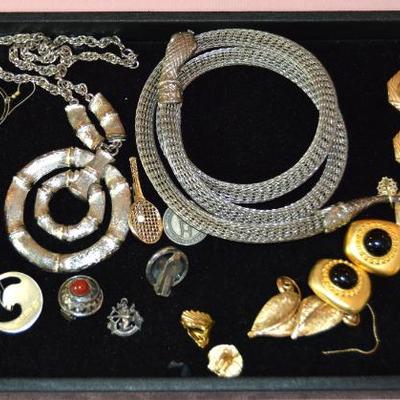 Sale Photo Thumbnail #559: Great Costume Jewelry 