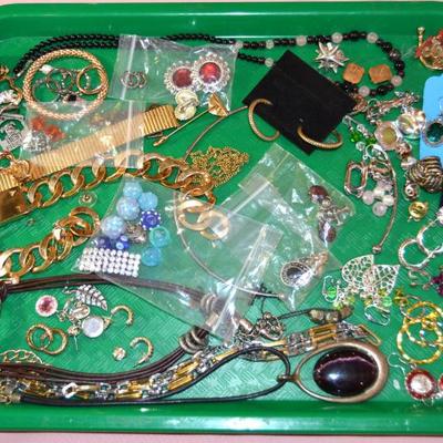 Sale Photo Thumbnail #556: Great Costume Jewelry 