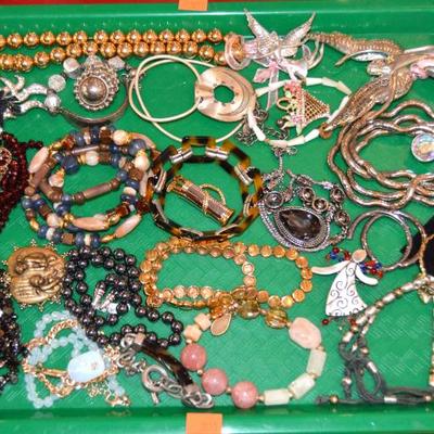 Sale Photo Thumbnail #558: Great Costume Jewelry 