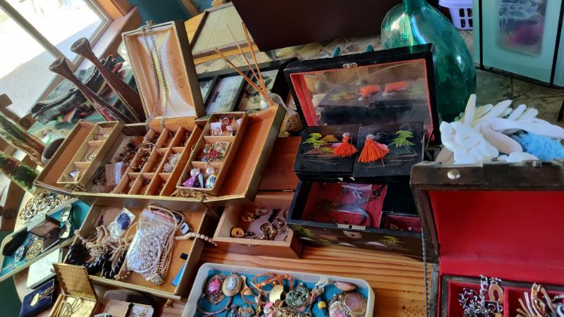 Sale Photo Thumbnail #77