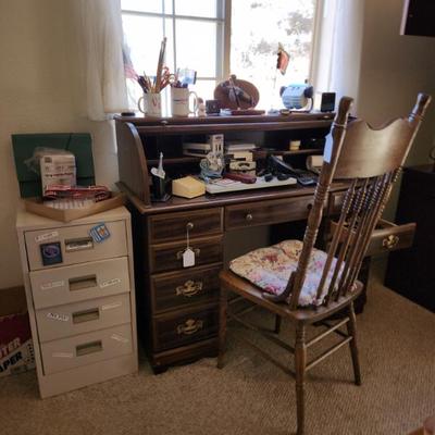 Sale Photo Thumbnail #61: Desk 