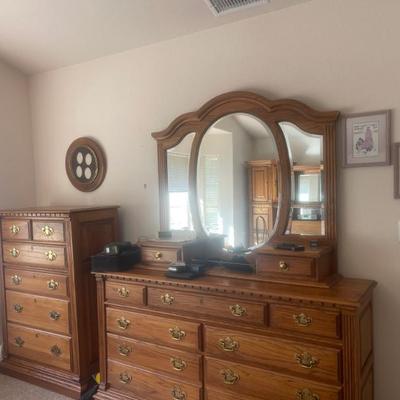 Sale Photo Thumbnail #5: Dressers 