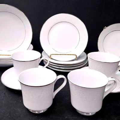 "Crown Victoria" Lovelace China Set #1