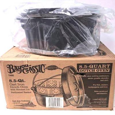 "Bayou Classic" Cast Iron Dutch Oven 