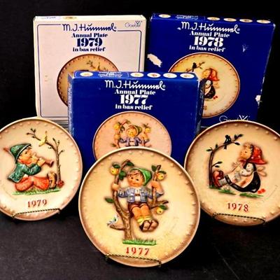 "Goebel M.J Hummel" 1977-1979 Hand-painted Plates 