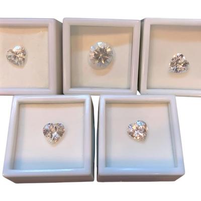 White YAG Gemstones: One Round Cut 7.3 CT And For Heart Cut 4.25 CT