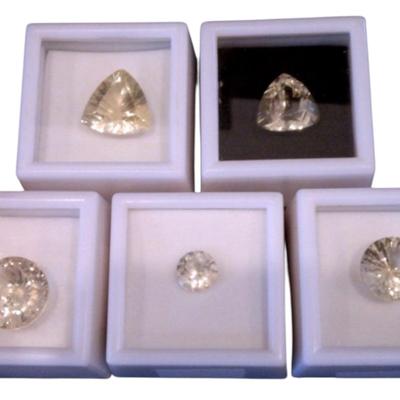5 Yellow Labradorite Gems, Various Shapes And CTs 