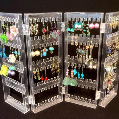 Score A Huge Lot Of Earrings And Folding Stand