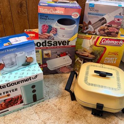 Betty Crocker Deep Fryer, Electric Frying Pan, Elite Gourmet Air Fryer And More