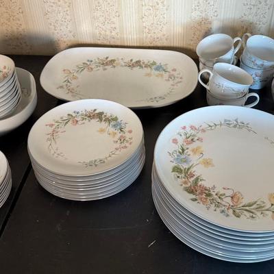Home Beautiful Fine China, Berkshire China / MD 304
