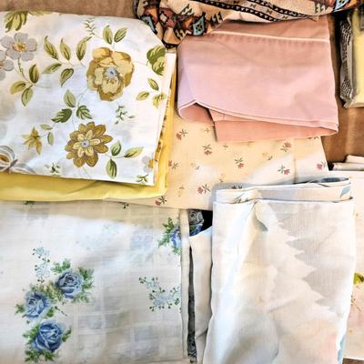 Vintage Sheets & Pillowcases