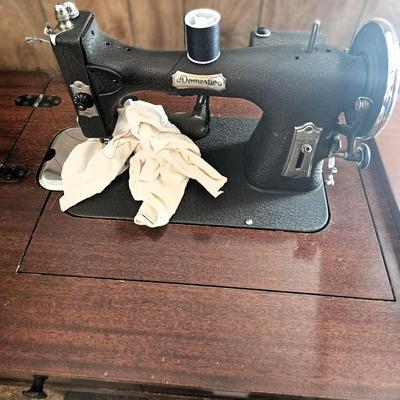 Antique 1930's Cast Iron Rotary Sewing Machine
