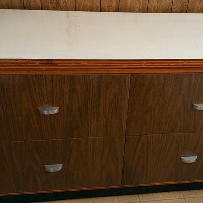 Vintage Dresser With 4 Drawers