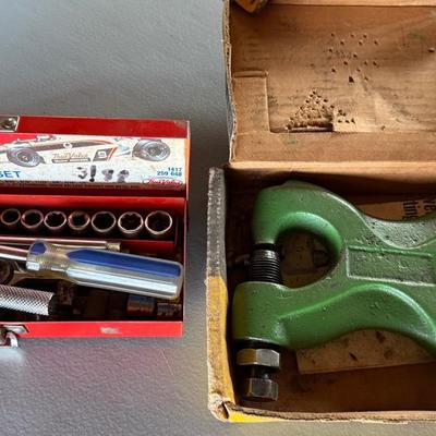 John Deere Riveting Tool And A 17 Piece Socket Set In Case