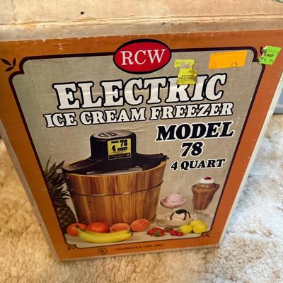 4 Quart Electric Ice Cream Maker
